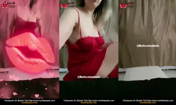 Kırmızı Çıplak Gecelikle Ela Su Yayında