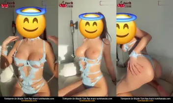 Celine, seksi kostümle, amina dildosu yerleştiriyor